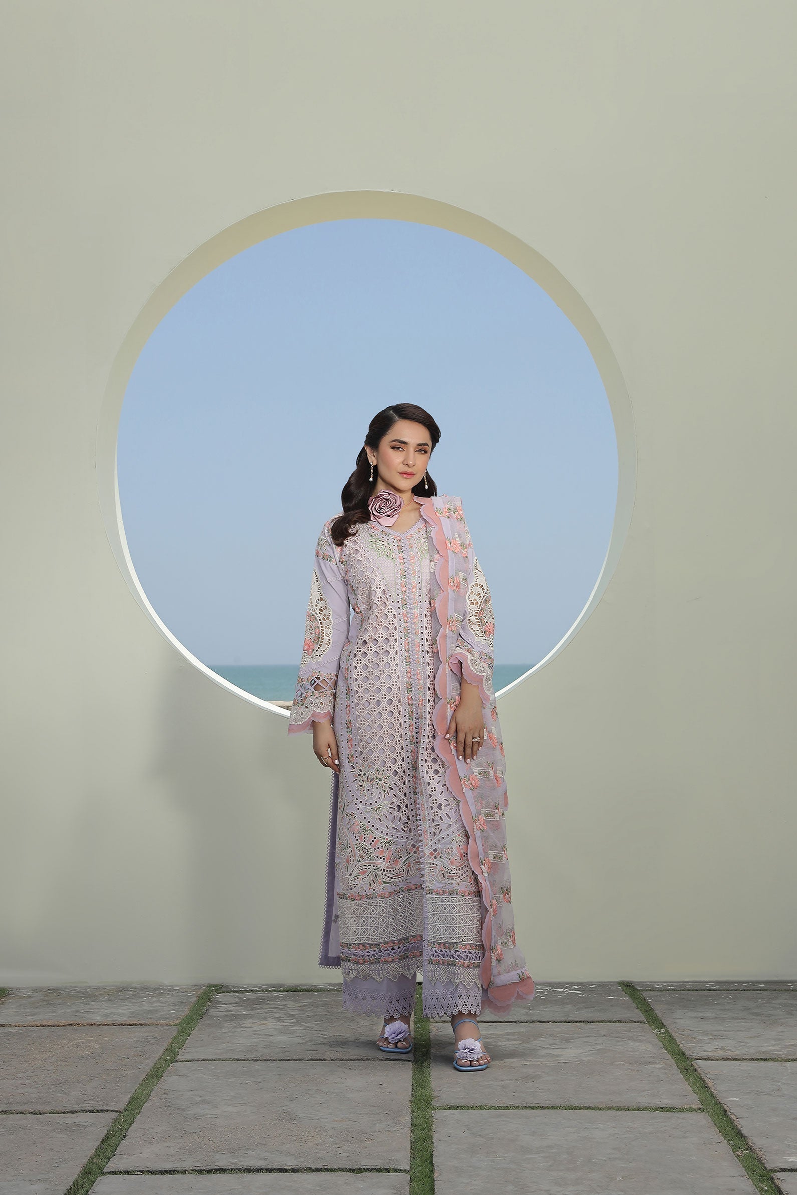 Maryam Hussain | Luxury Lawn 24 | FEROZ - Waniyas