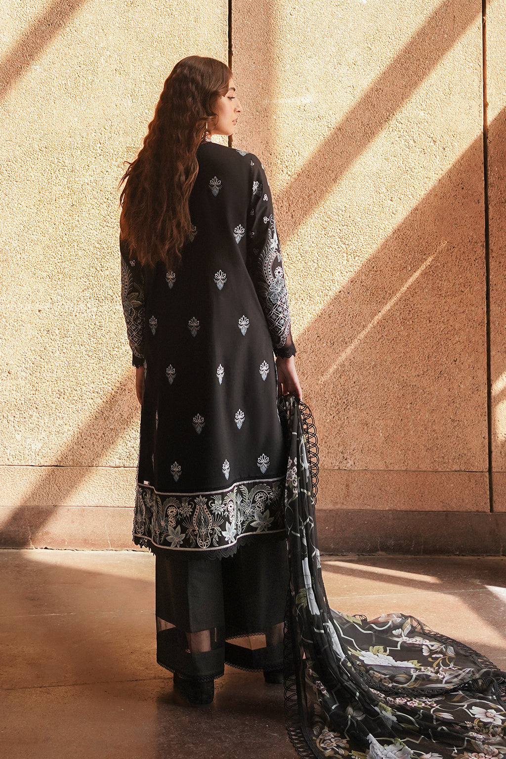 Afrozeh | Chikankari Lawn 24 | Caviar - Waniyas