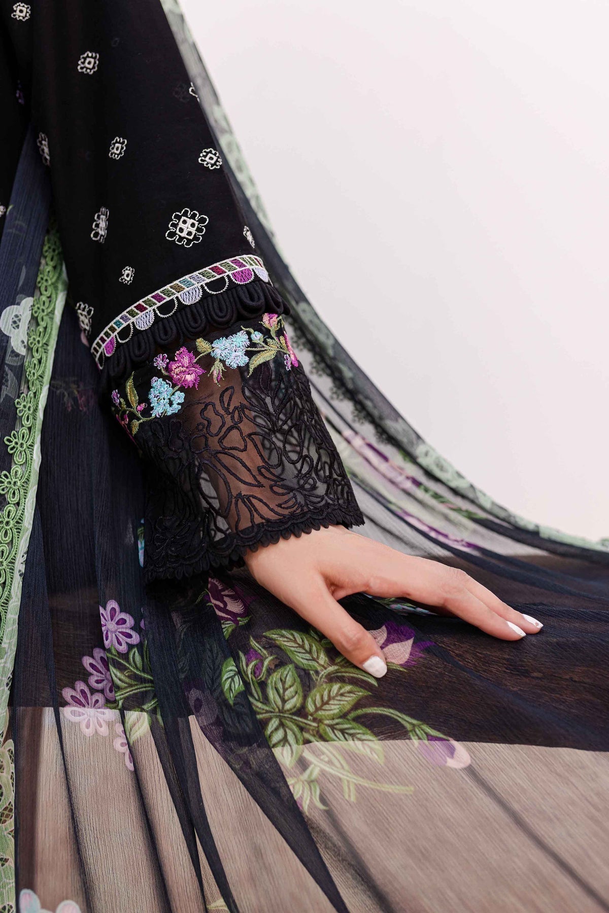 Sable Vogue | Shiree Lawn 24 | Aster - Waniyas