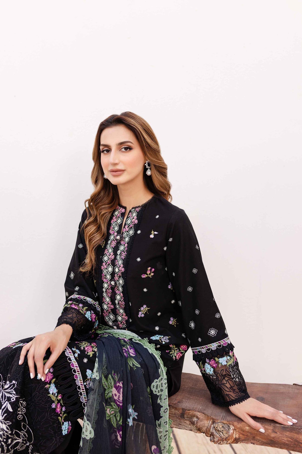 Sable Vogue | Shiree Lawn 24 | Aster - Waniyas