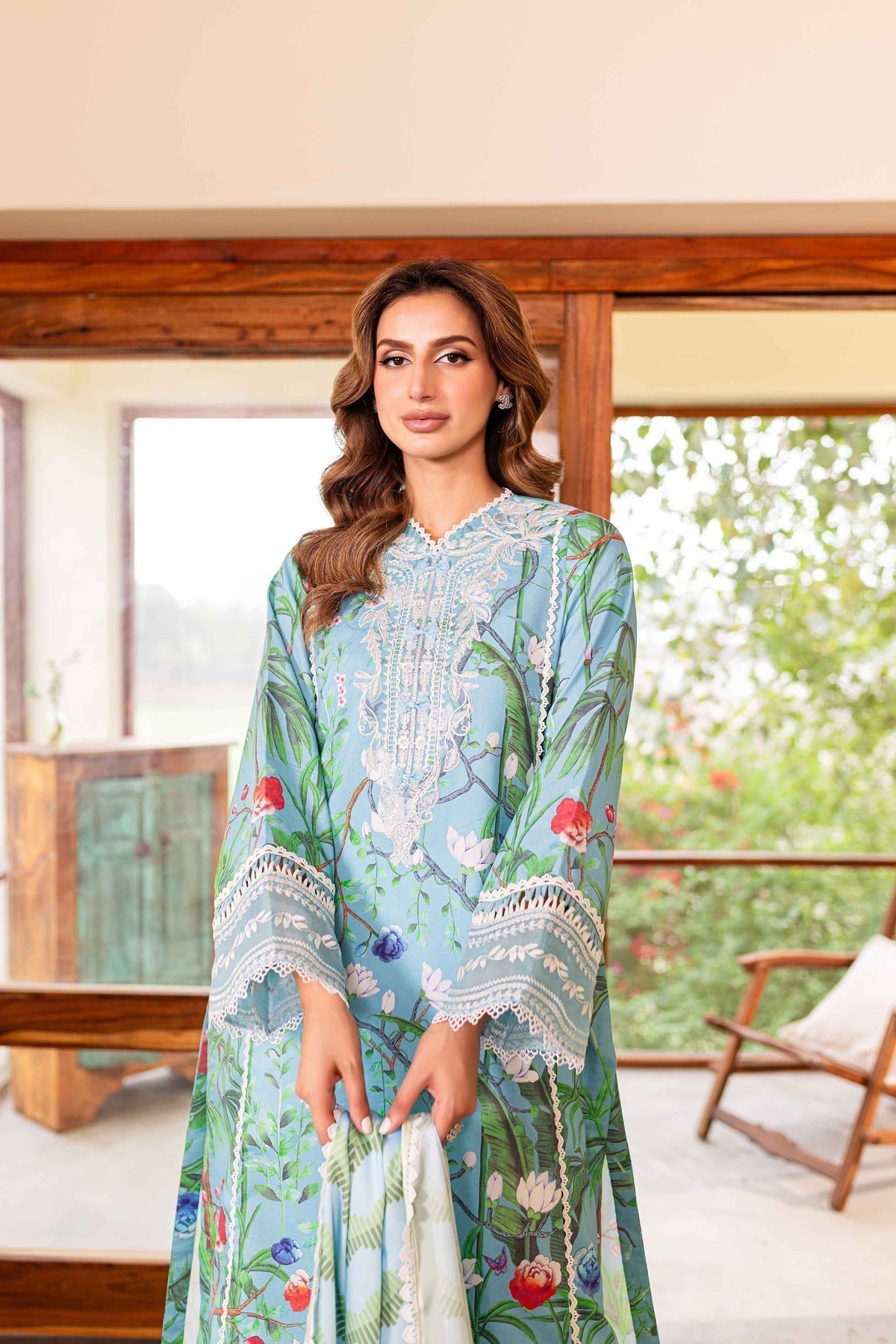 Sable Vogue | Shiree Lawn 24 | Flower Of Paradise - Waniyas