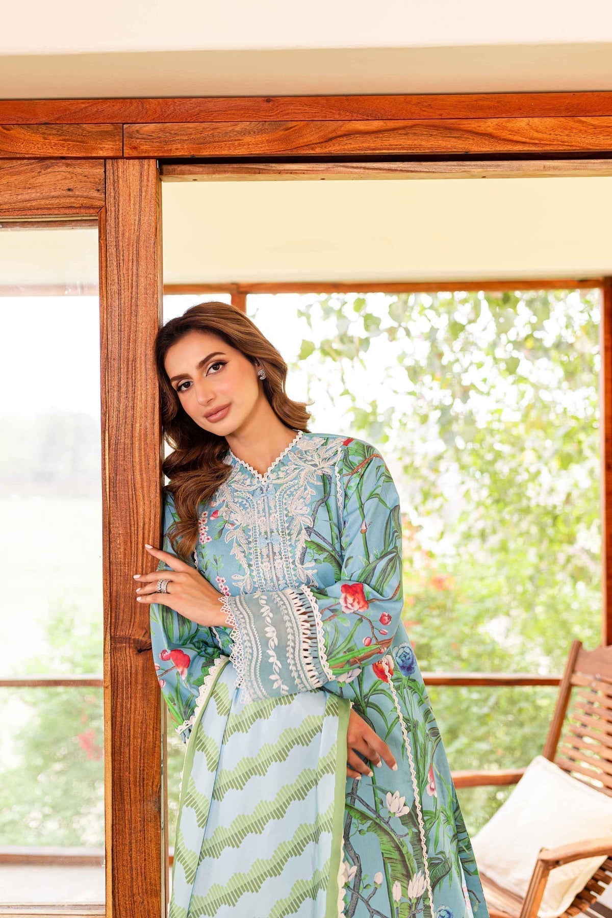 Sable Vogue | Shiree Lawn 24 | Flower Of Paradise - Waniyas