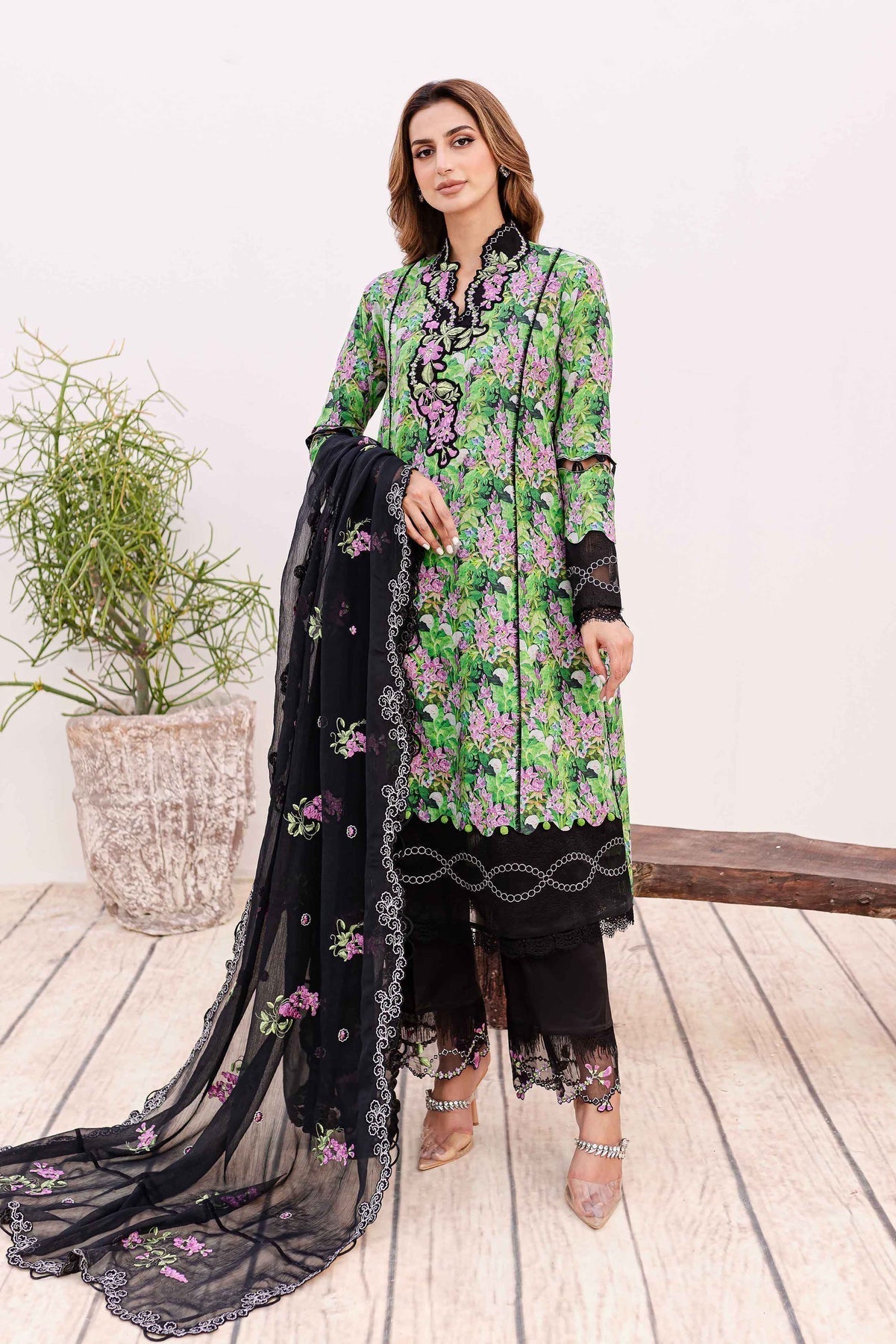 Sable Vogue | Shiree Lawn 24 | Black Iris - Waniyas