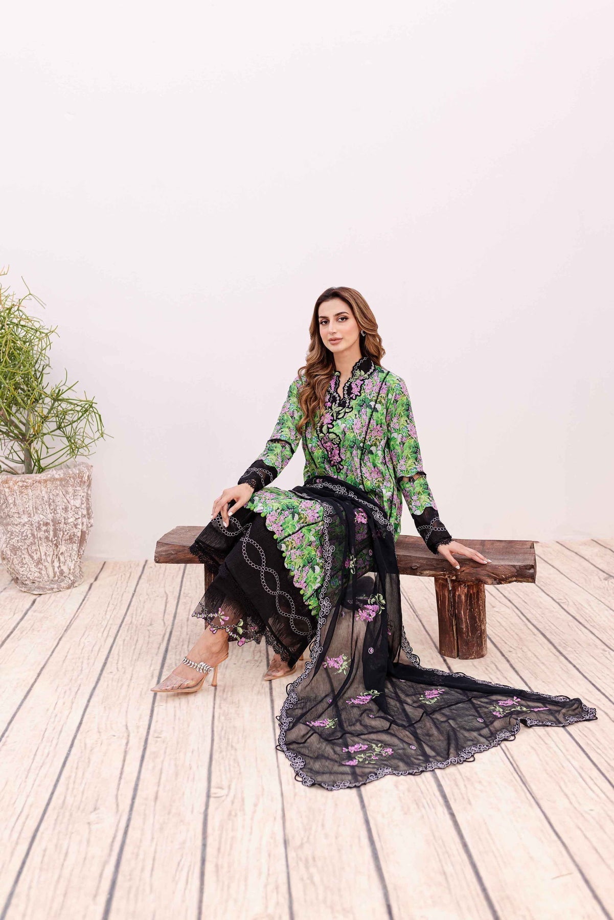 Sable Vogue | Shiree Lawn 24 | Black Iris - Waniyas