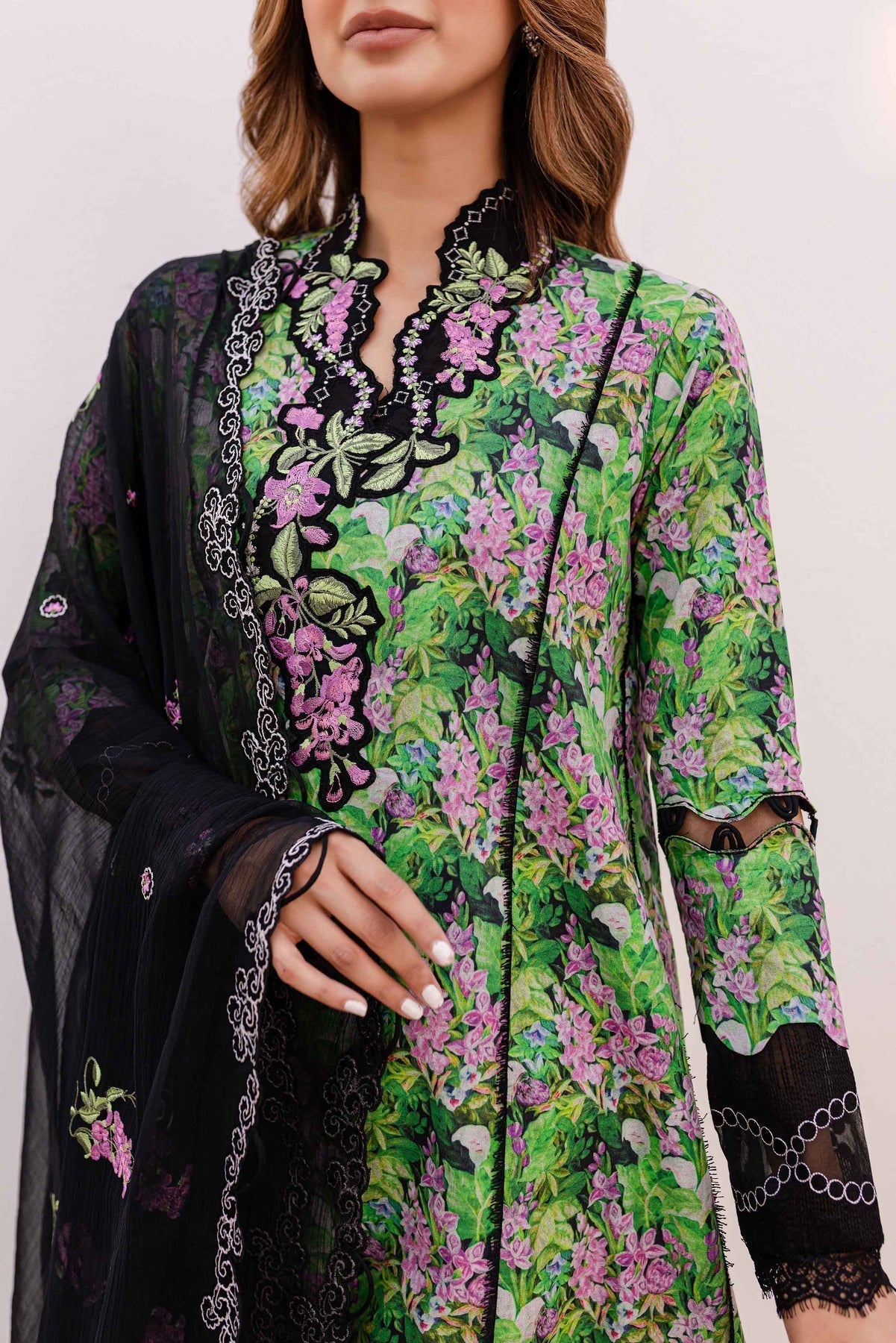 Sable Vogue | Shiree Lawn 24 | Black Iris - Waniyas