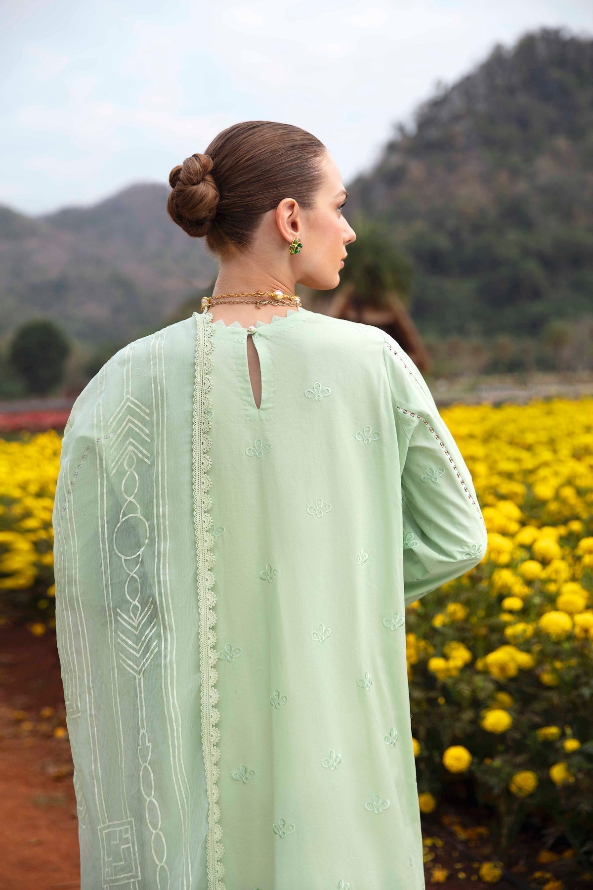 Sable Vogue | Luxury Lawn 24 | Nisa - Waniyas