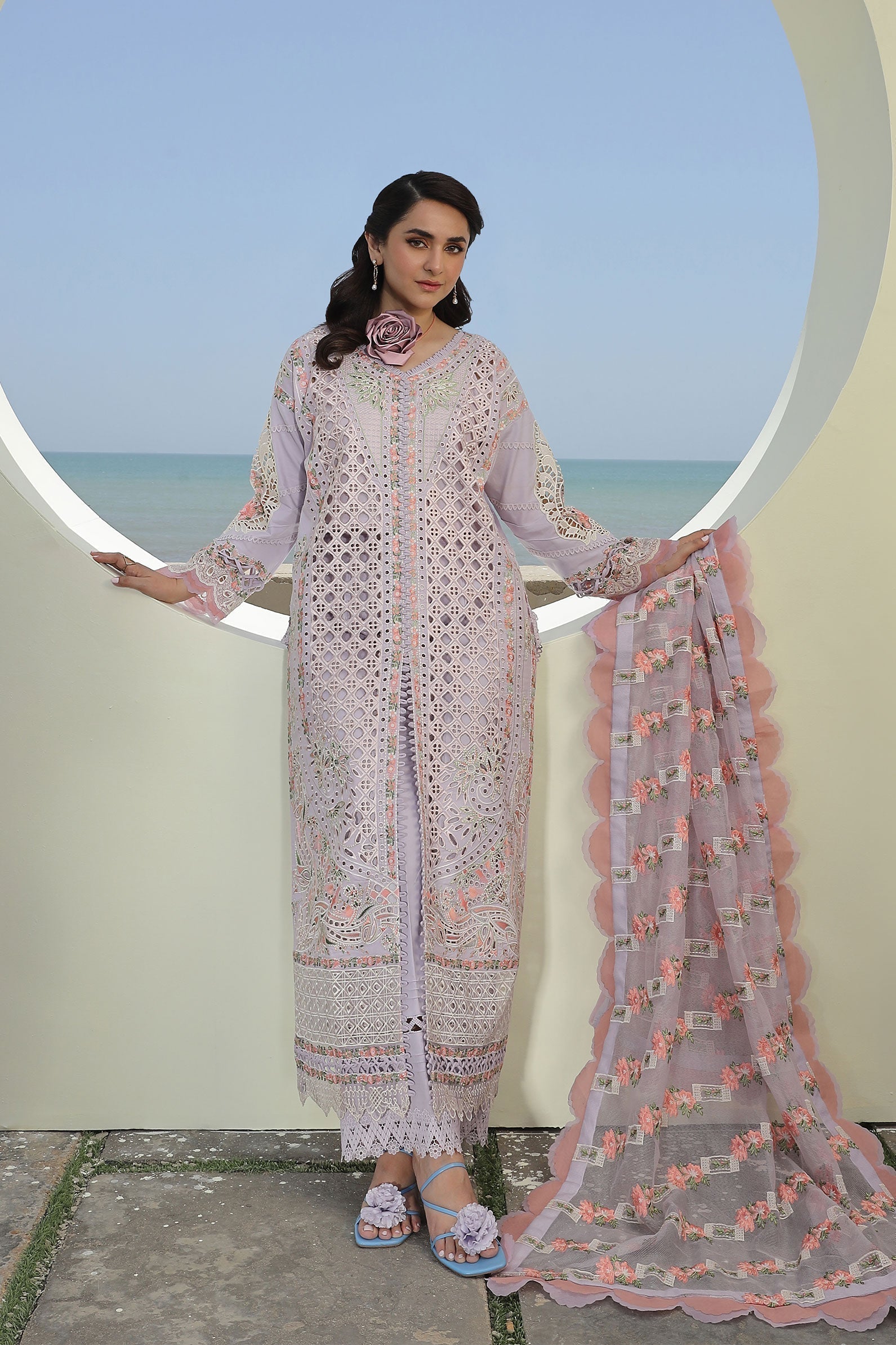 Maryam Hussain | Luxury Lawn 24 | FEROZ - Waniyas