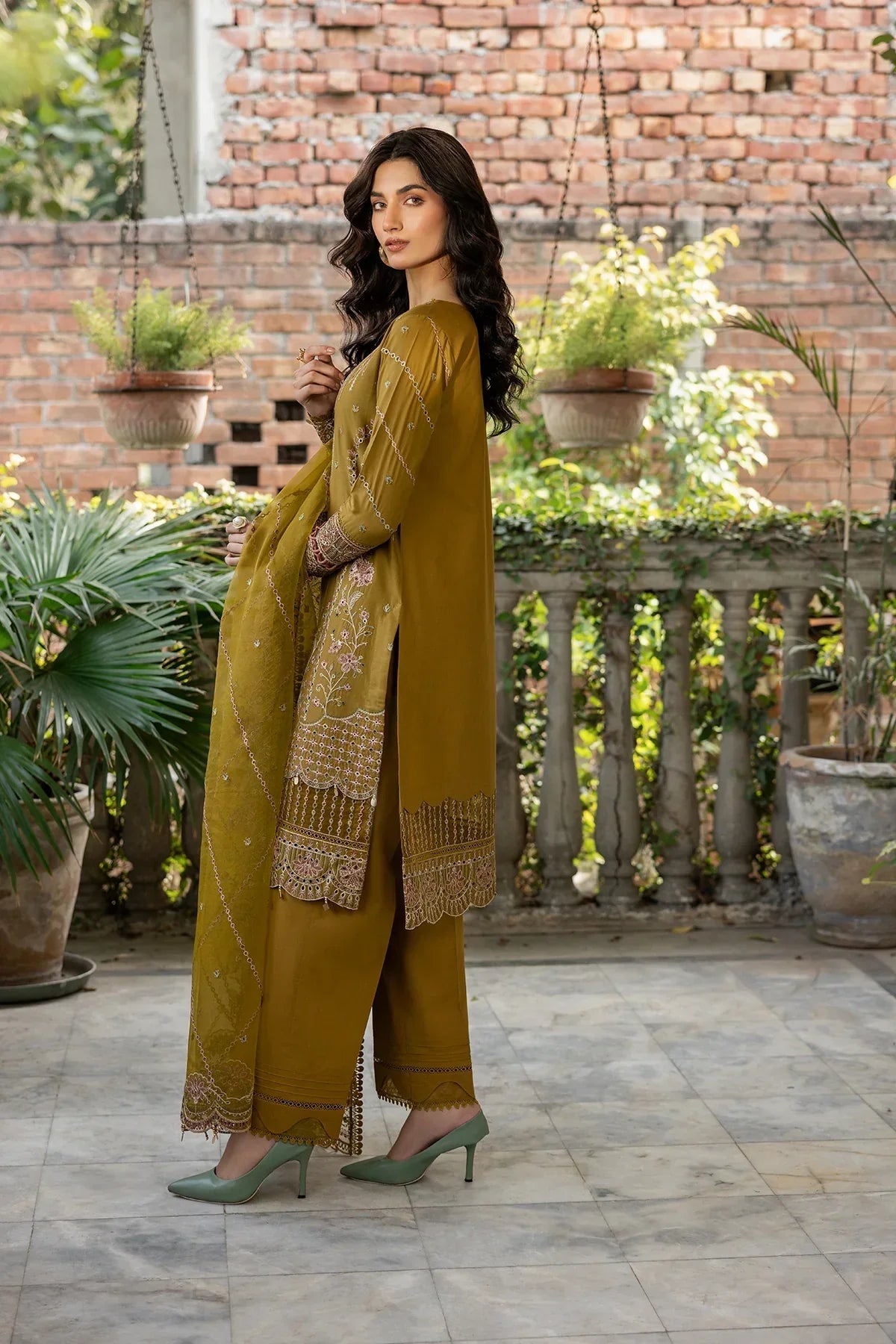 Farasha | Bahaar Embroidered Lawn | Summer Bloom - Waniyas